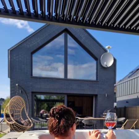 Odnova - Holiday Home With Spa Bobolin Exteriör bild